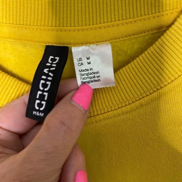 DIVIDED golden yellow cropped sweatshirt size medium - Picture 3 of 6